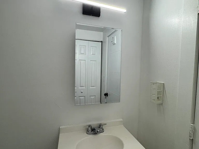 4170 NE 15th Ave #2 — Photo 5