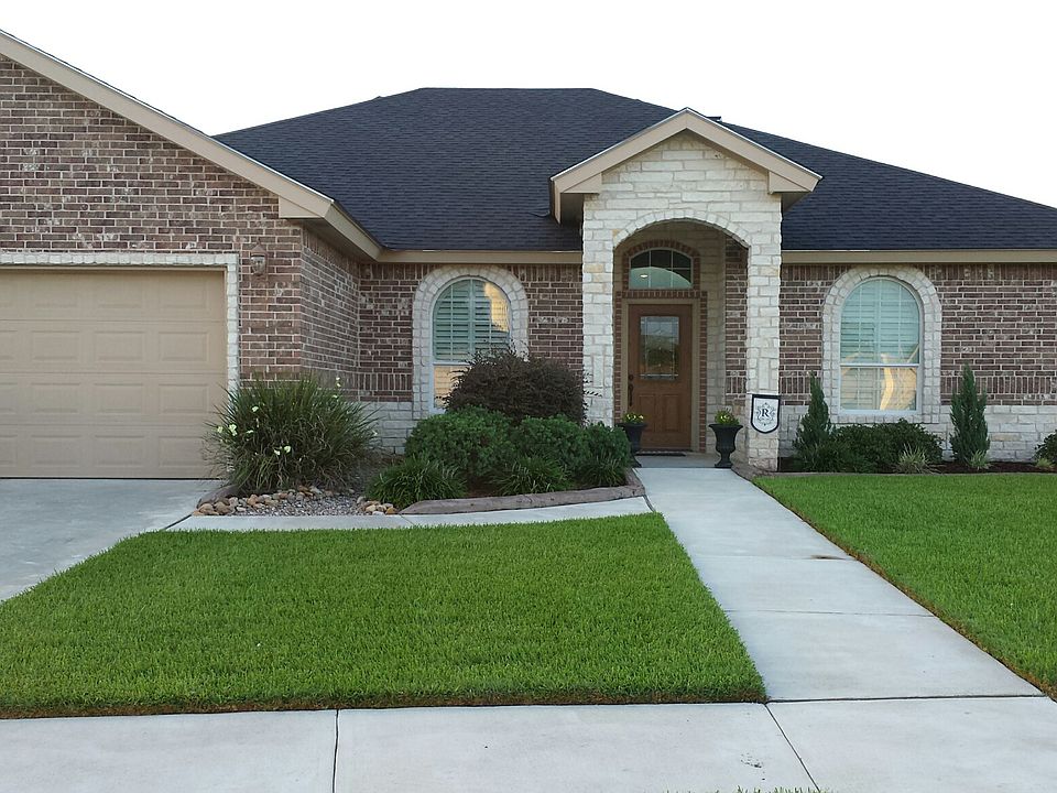 1st image of 101 Lake Forest Dr