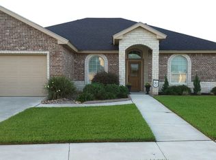 101 Lake Forest Dr, Victoria, TX 77904
