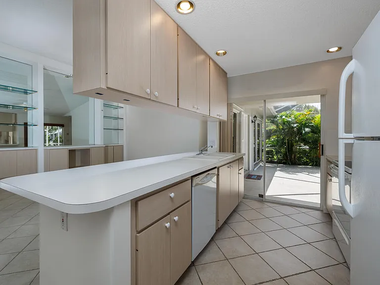 1560 SW Waterfall Blvd — Photo 11