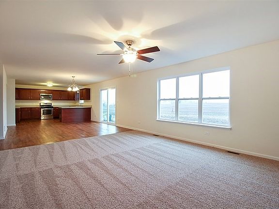 4th image of 1527 Somerset Dr