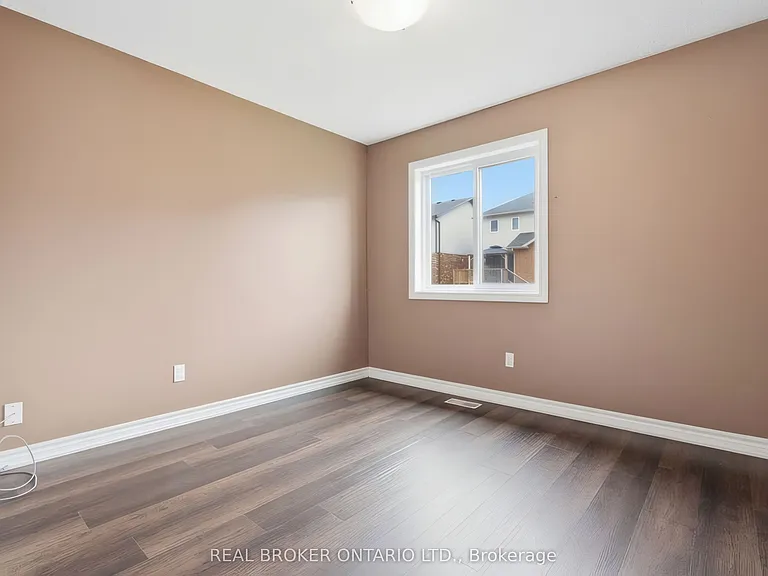 1047 Marquette Dr — Photo 32