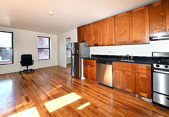 2nd image of 49 Essex St APT 11
