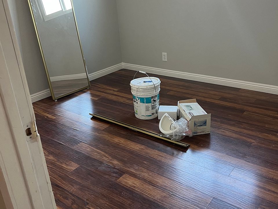 2nd image of 1260 Lyman Ave