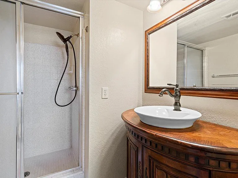510 W University Dr — Photo 14