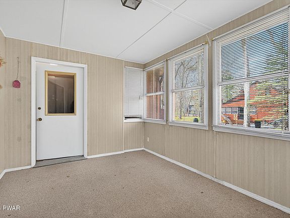 3rd image of 104 Hillcrest Dr