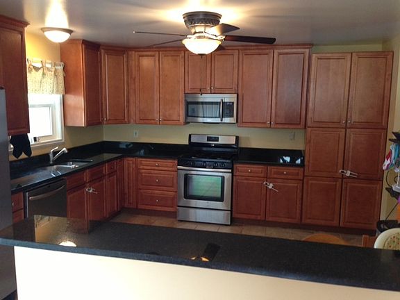3rd image of 717 N Argonne Ave
