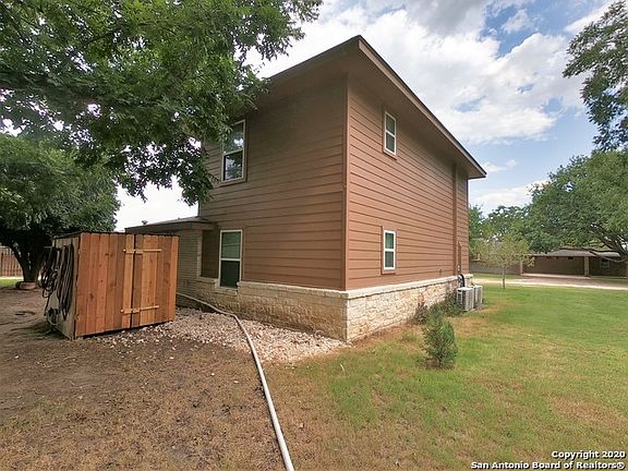 4th image of 587 County Road 373