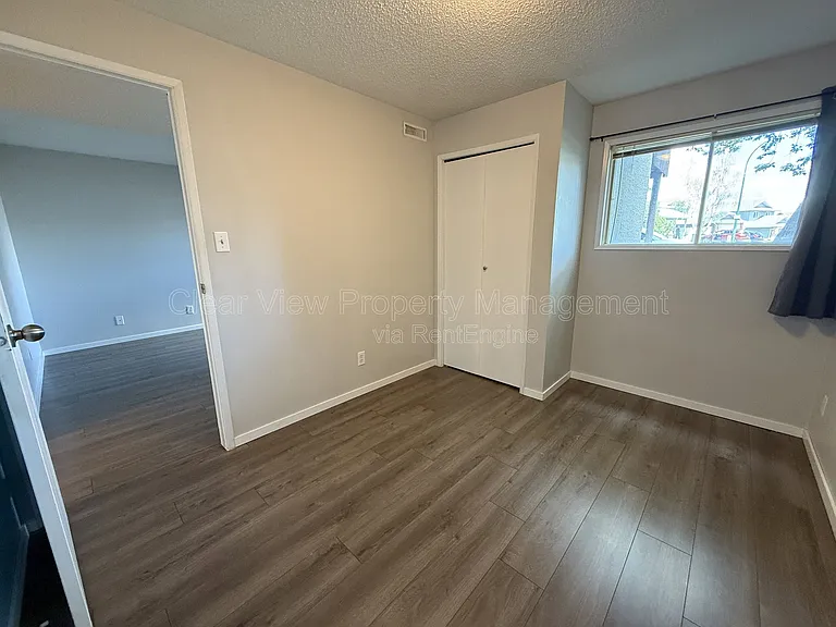 625 Columbia Blvd W #B — Photo 9