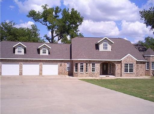 1st image of 808 Meadow Brook Cir