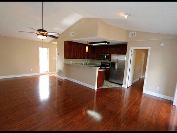 3rd image of 1413 Indiana Ave