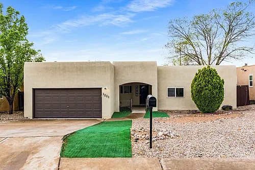 1221 Paisano St NE Photo 1