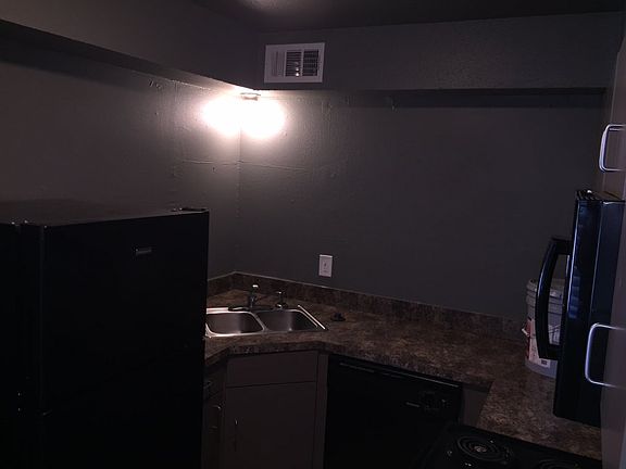 4th image of 124 NE 23rd St APT 205