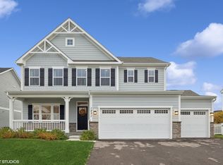 1231 Parkside Dr, Sugar Grove, IL 60554