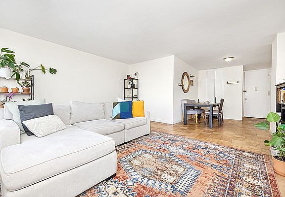 3rd image of 330 E 33rd St APT 6K