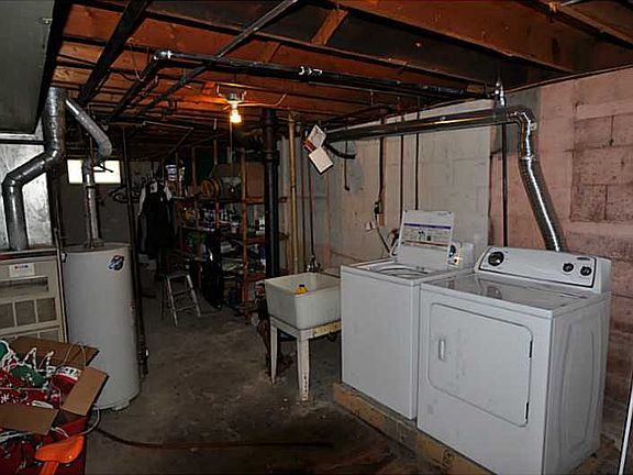 2nd image of 1720 W 22nd St