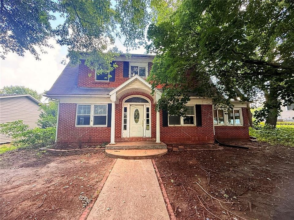 1st image of 715 Franklin Pl