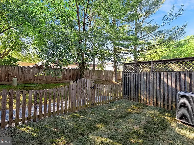10606 Tuppence Ct — Photo 24