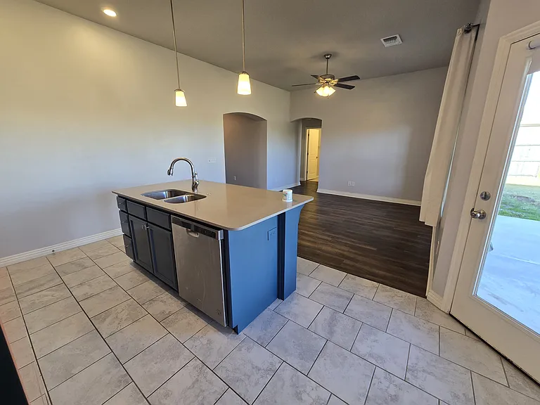 1309 S Landry Ln — Photo 15