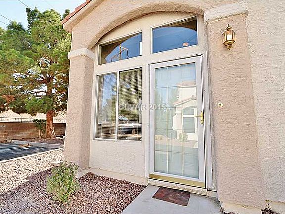 2nd image of 4001 Castle Cove Dr