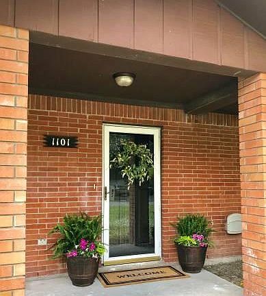 5th image of 1101 Lark Ave