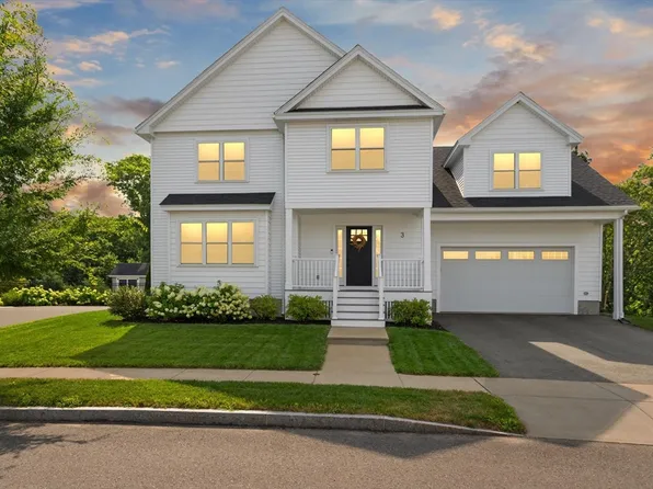 3 S Ridge Cir, Salem, MA 01970