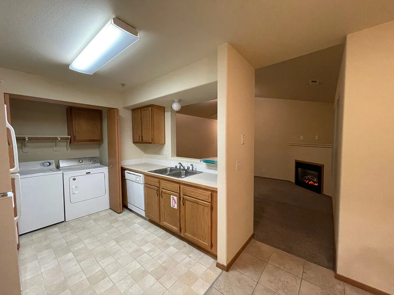 2 bed, 968 sqft, $1,500 — Photo 3