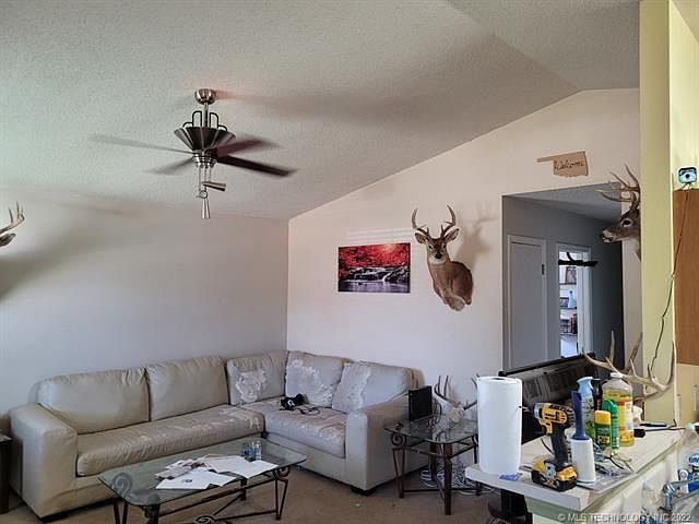 2nd image of 1927 Woodmere Rd