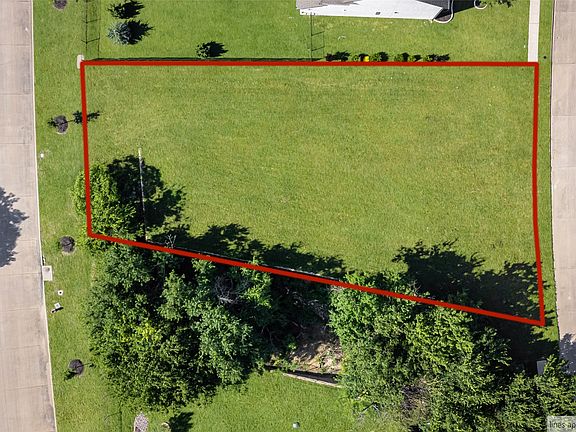 2nd image of 1408 Wolf Ridge Run