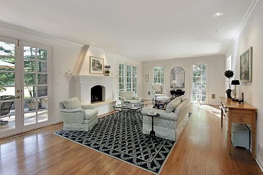 2nd image of 180 Brierfield Ct
