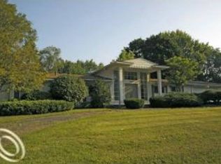 2684 Avonhurst Dr, Troy, MI