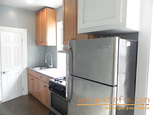 Rented by aptsandlofts.com | media 16