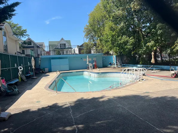 1360 Ocean Parkway image 17 of 18