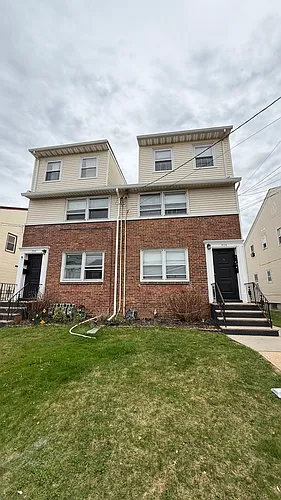 728 Thomas St #2 Photo 1