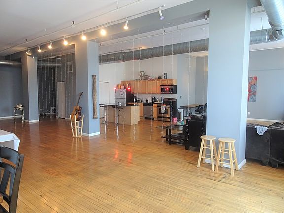 3rd image of 4807 S Ashland Ave APT 202