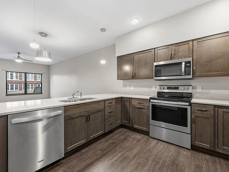 457 2nd Ave SW — Photo 8