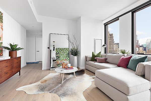 1st image of 626 1st Ave APT W41a
