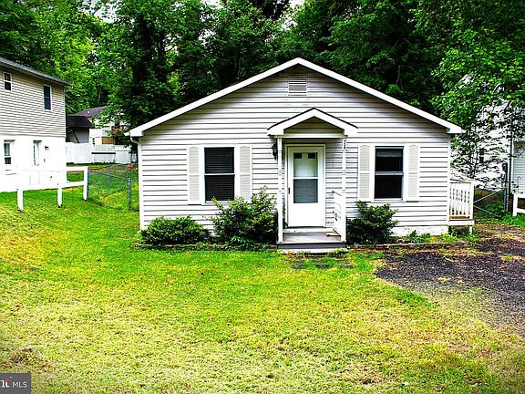 2nd image of 724 Spruce Dr