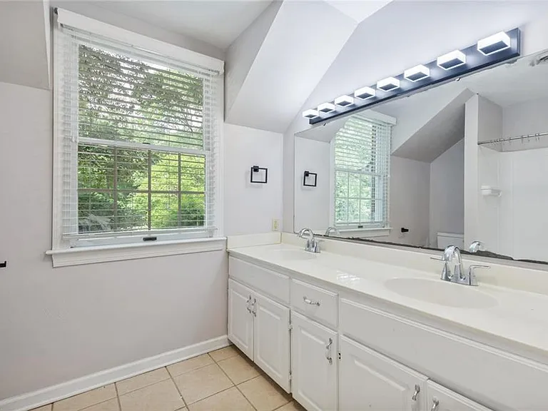 1433 Williams Cir — Photo 39