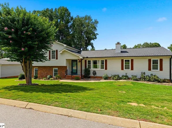 302 Waterbury Ct, Simpsonville, SC 29680