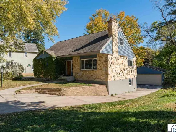 7 Dellview Ln, Mankato, MN 56001