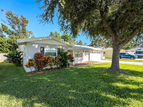 5599 110th Way N, Seminole, FL 33772