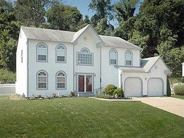 1st image of 424 Lynn Ann Dr