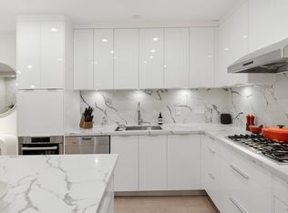 1961 Collingwood St #211, Vancouver, BC V6R 3K6