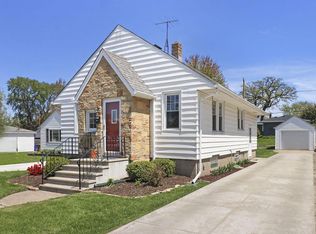 7729 Pershing Blvd, Kenosha, WI 53142