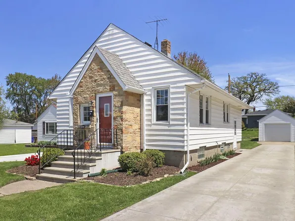 7729 Pershing BOULEVARD, Kenosha, WI 53142