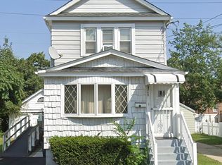 209 Cochran Pl, Valley Stream, NY 11581