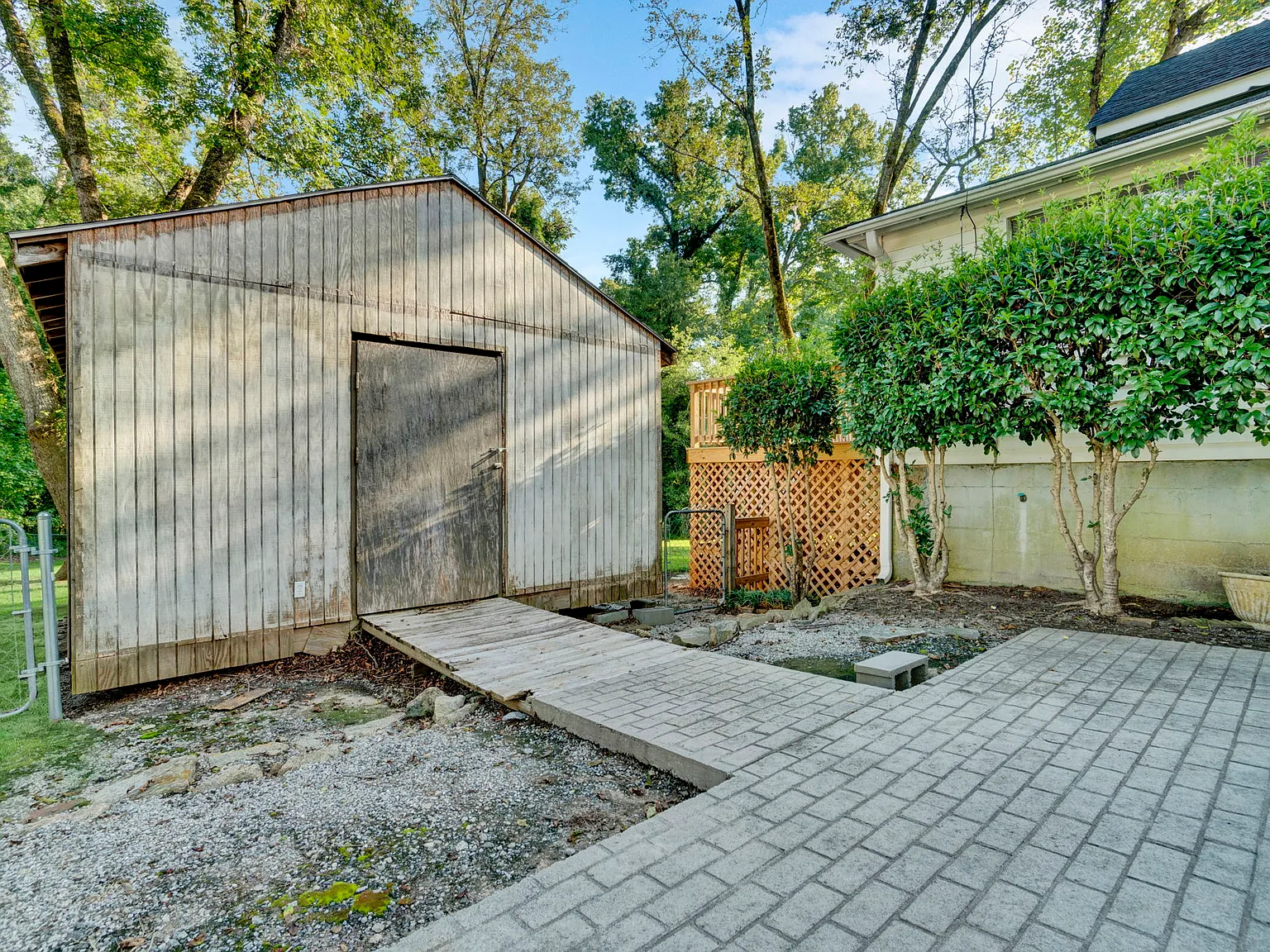 3 bed, 2009 sqft, $2,700 — Photo 3