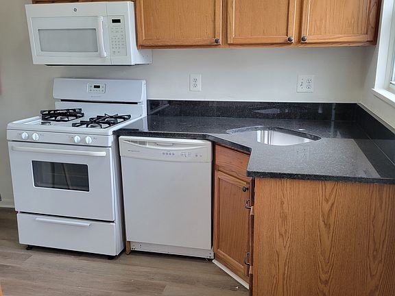 3rd image of 3278 Coolidge Hwy