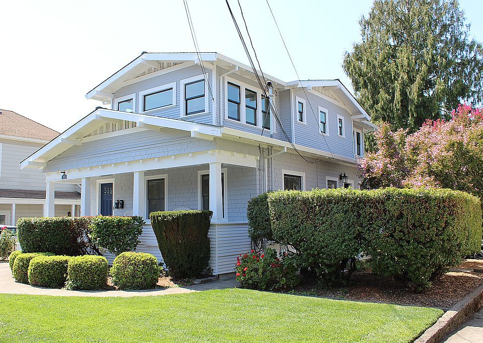 2nd image of 229 East St